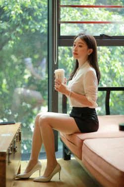 [异思趣向IESS]  模特 小婕 《沙发上的佳人》(100P)-肉丝,美腿