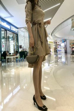 [福利COS] 丝足博主麋鹿_Monroe 2020.08.03 精致风范(64P)-肉丝,美腿