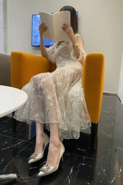 [福利COS] 丝足博主麋鹿_Monroe 2020.08.10 透明的爱(68P)-美脚