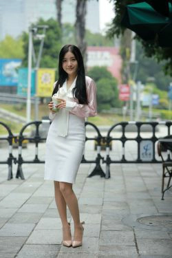 [异思趣向IESS] 模特 婉苹 《粉红色的回忆》(83P)-肉丝,美腿,白领