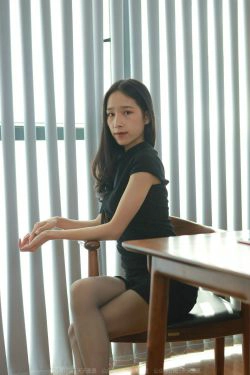 [异思趣向IESS] 模特 美子 《办公桌下的红色》(106P)-高跟,办公室,黑丝