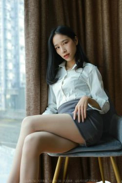 [异思趣向IESS] 模特 美子 《地板上的尤物》(89P)-高跟,美脚,OL