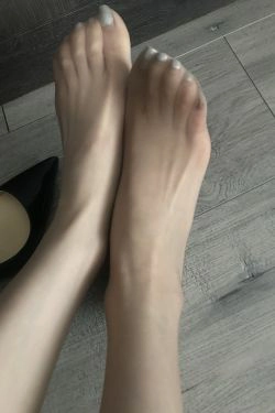 [福利COS] 丝足博主麋鹿_Monroe 2020.08.12 不一样的奢华(50P)-高跟,美脚