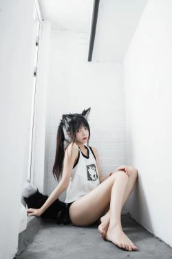 [福利COS] 桜桃喵 - 狼崽崽(60P)-COS
