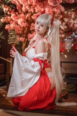[福利COS] 萌系小姐姐蜜汁猫裘 - 可畏巫女(50P)-COS