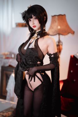 [网红COSER] COS福利rioko凉凉子&面饼仙儿 - 黑白镇海(35P)-COS