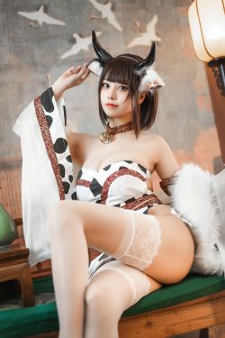 [网红COSER] 萌系小姐姐蜜汁猫裘 - 奶牛(50P)-COS