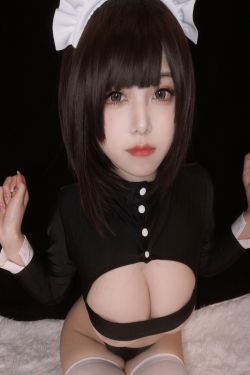 [网红COSER] 萌系小姐姐蜜汁猫裘 - 歪萌高叉女仆自拍(25P)-女仆,COS