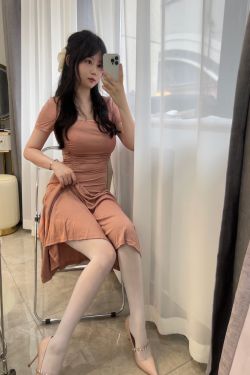 [福利COS] 蜜桃少女是依酱呀 - 人妻(31P)-xiong