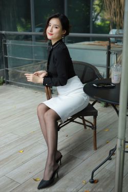 [异思趣向IESS] 模特：小宝 《黑丝黑衬衣》(81P)-美腿,黑丝,美脚,OL