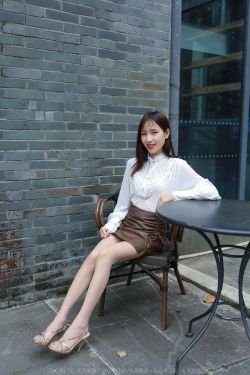 [异思趣向IESS] 模特：美子 《金色凉鞋》(84P)-肉丝,美腿,高跟
