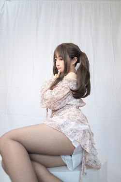 [福利COS] 神沢永莉 - 灰丝花裙子(26P)-马尾,萝莉