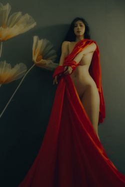 [福利COS] 网络红人樱晚gigi - 春.染(25P)-半裸,大胆,RT
