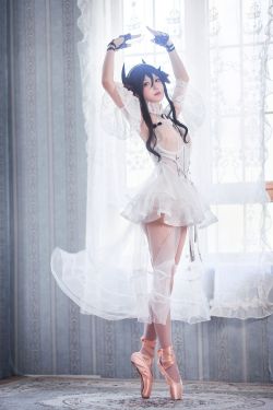 [福利COS] 动漫博主阿包也是兔娘 - 明日方舟 伊内斯芭蕾(25P)-COS