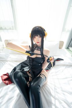 [福利COS] 萝莉神楽板真冬 之约尔太太(75P)-COS