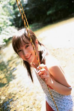 小松彩夏《おソトで大冒険》 [YS Web] Vol.146(81P)-日本,妹子,外拍,可爱