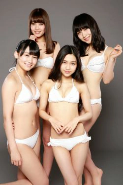 AKB48成员(小嶋真子、加藤玲奈、田野優花、高橋朱里)《18歳のAKB48》 [YS Web] Vol.657(50P)-美少女,泳装,少女,日本少女