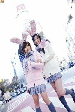 村上友梨&夏垣佳奈《Mimi Girls》 [Bomb.TV] 2011年02月号(48P)-妹子,校服,可爱,兔女郎
