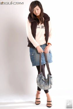 Model 张迪《牛仔短裙玩飘逸》 [丽柜LiGui] 美腿玉足写真图片(17P)-牛仔