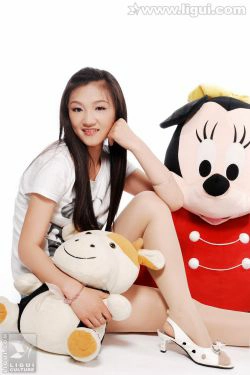 Model 小倩《小倩与玩偶之丝袜美足》 [丽柜LiGui] 美腿玉足写真图片(47P)-甜美,牛仔,清纯,美足