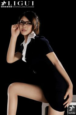 Model 怡萱《迷人的家庭女教師》上中下合集版 [丽柜LiGui] 美腿玉足写真图片(89P)-短发,高跟,职业装,丝足